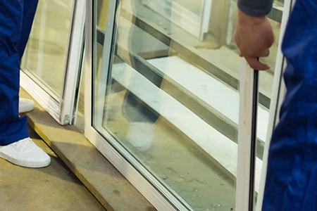 Commercial Glass Repair Technician in Hollywood, FL