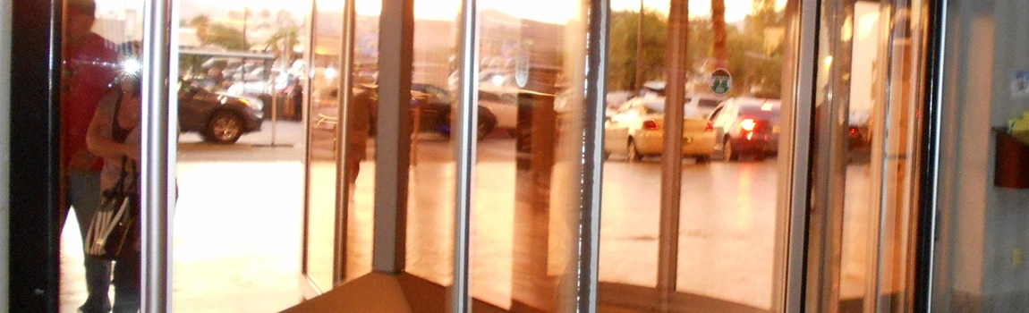 Storefront Glass Repair Cost in Hollywood, FL